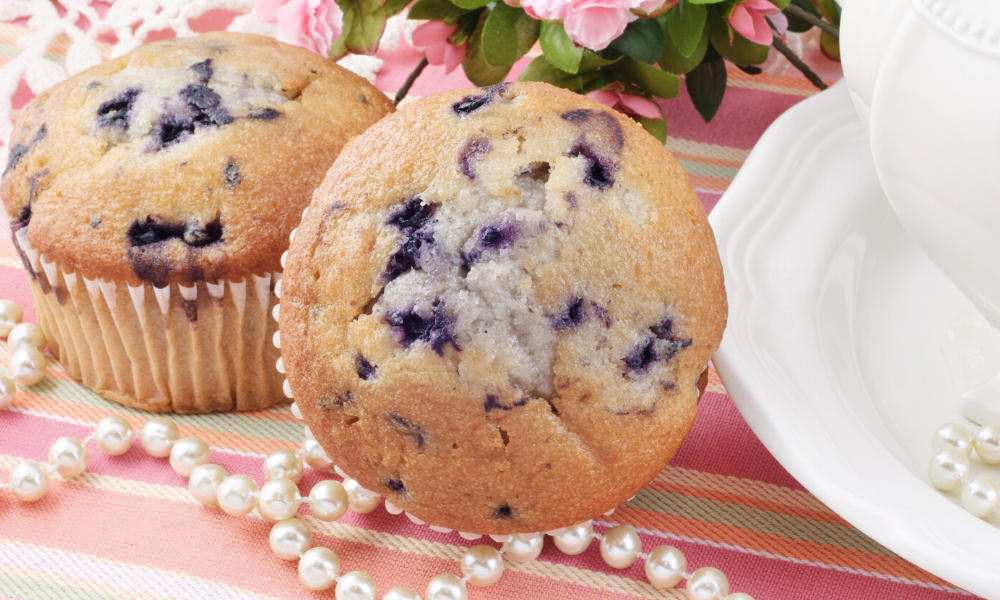 Yummy Blueberry muffins - tiffanydoesitall.com