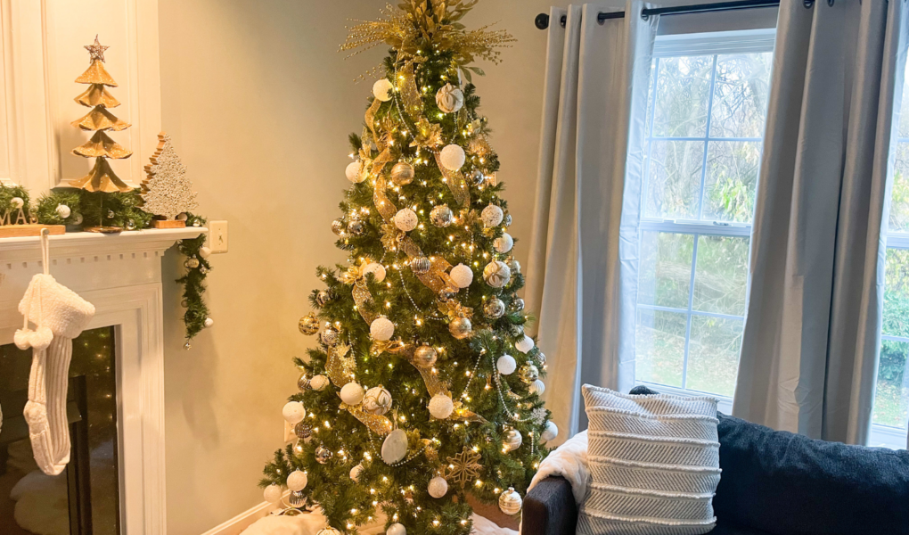 Harrison Christmas Tree - Tiffany Does It All